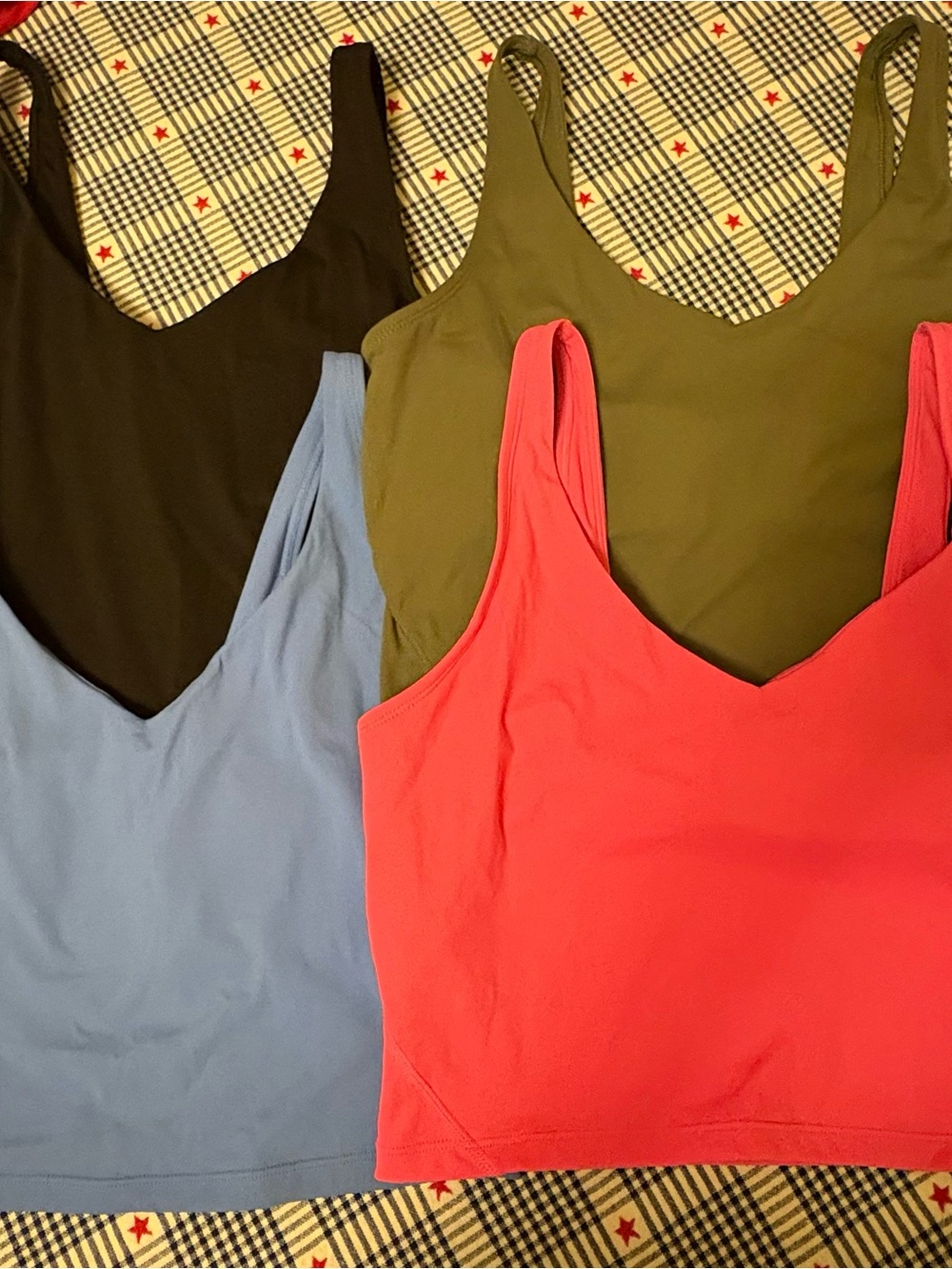 The Gym People V-Neck Cropped Tank Tops with built-in bras Lot of 4